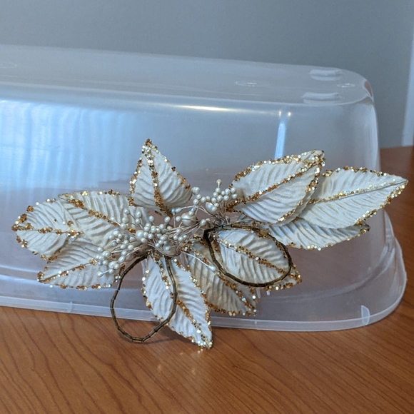 Fashion floral hair accessory - Picture 1 of 4